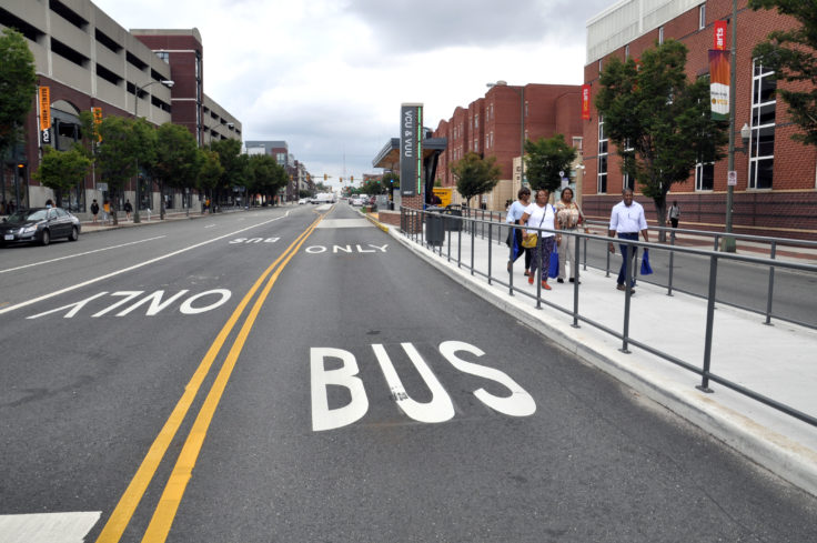 Double bus lane for bus