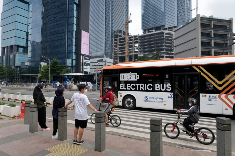 E-Buses: On the Road to Lowering Emissions and Improving Public Transport